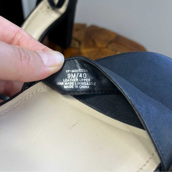 Vince Camuto Women's Sz 9 Monessa Black Leather Block Heels - Picture 4 of 14